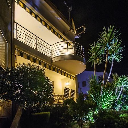 Apartment And Rooms Ana Podstrana Exterior photo