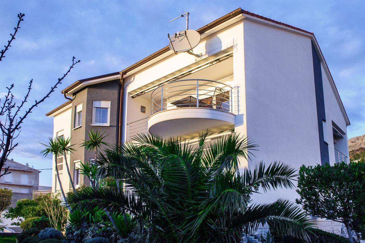 Apartment And Rooms Ana Podstrana Exterior photo